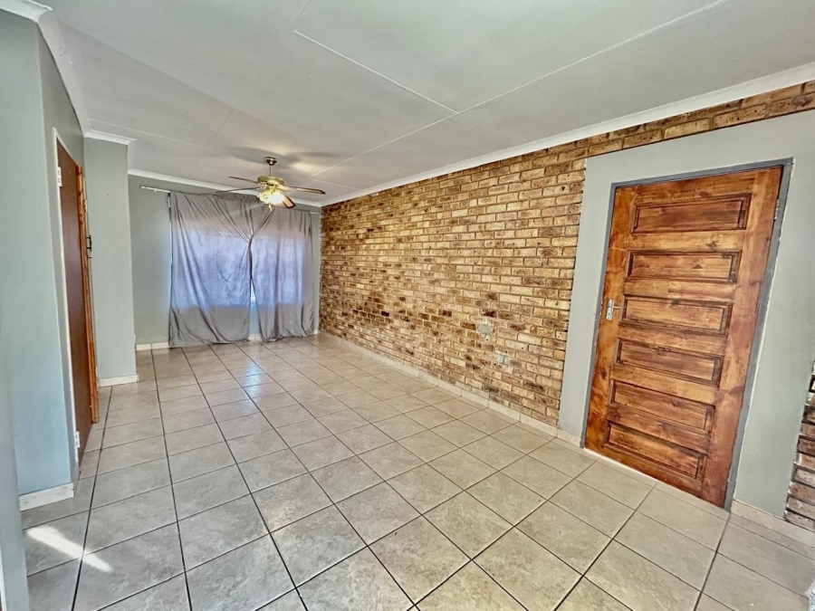 To Let 3 Bedroom Property for Rent in Geelhoutpark North West